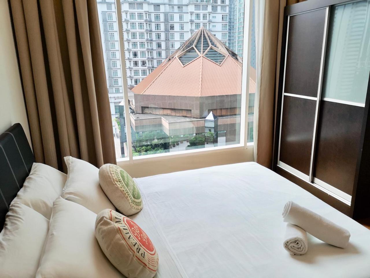 Soho Suites Klcc By Pnut Klcc View Куала Лумпур Екстериор снимка
