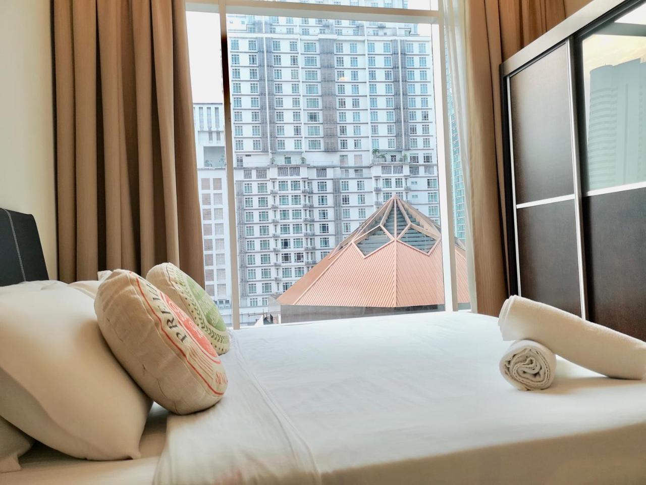 Soho Suites Klcc By Pnut Klcc View Куала Лумпур Екстериор снимка