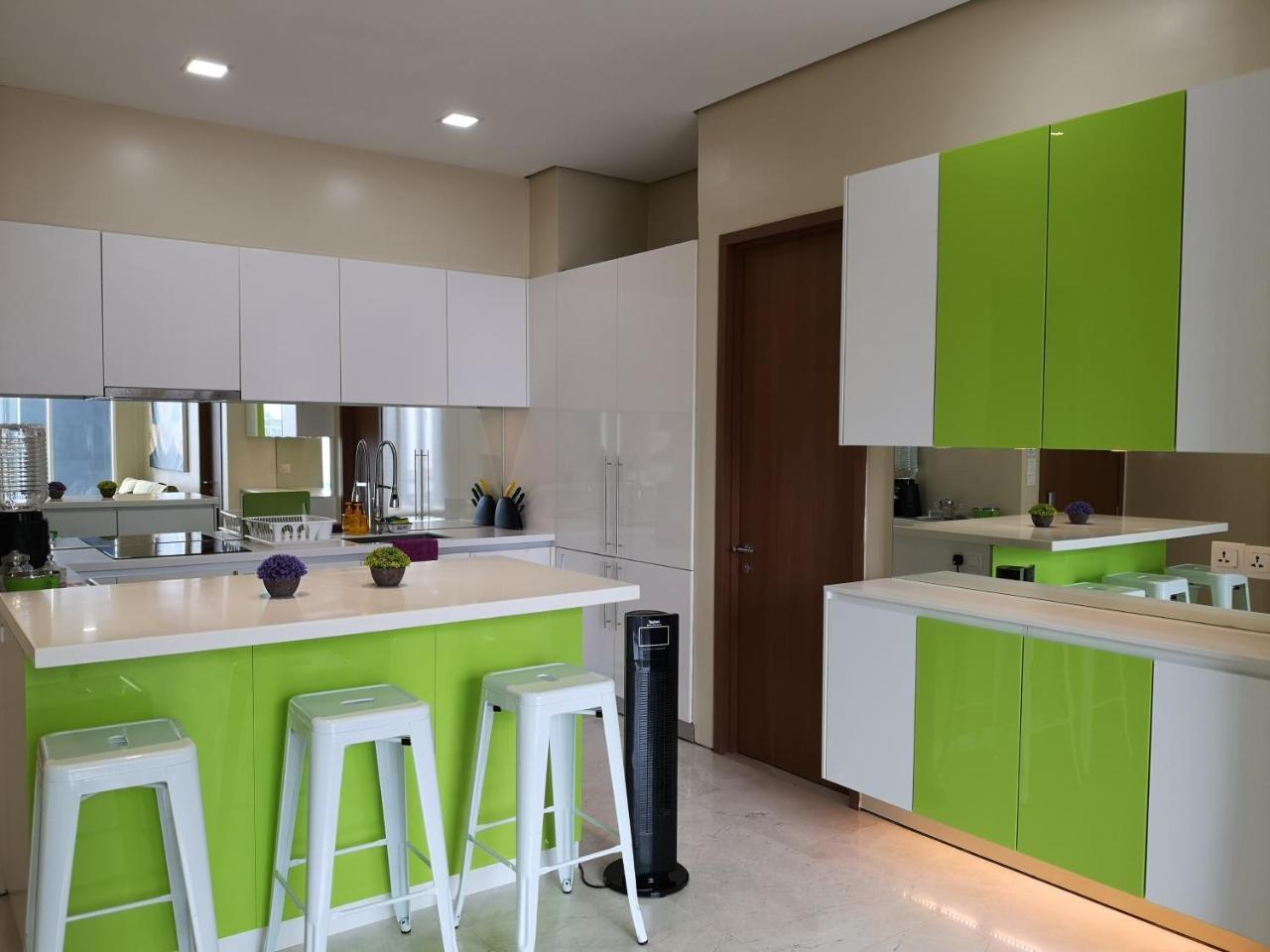 Soho Suites Klcc By Pnut Klcc View Куала Лумпур Екстериор снимка